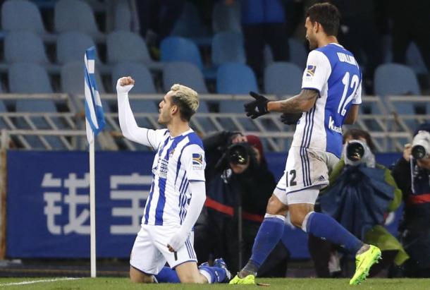 L'esultanza di Juanmi dopo il 3-1 della Real Sociedad sull'Osasuna (Fonte foto: El Pais)