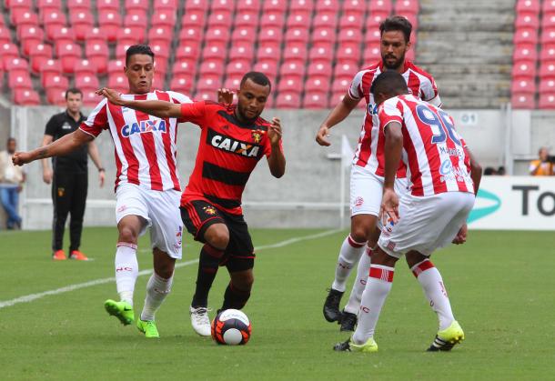 A estreia de Samuel foi contra o Flamengo, em 2015 (Foto: Williams Aguiar / Sport Club do Recife)