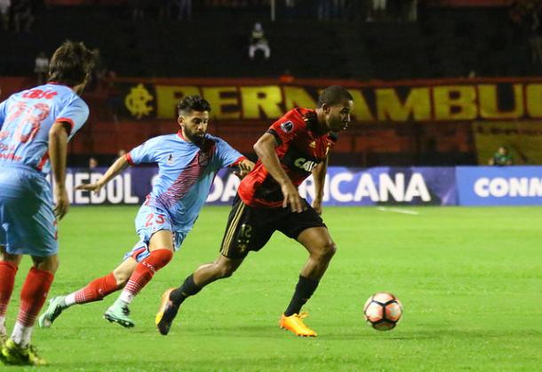 Patrick assinou contrato com o Leão até o fim da temporada (Foto: Williams Aguiar/Sport)