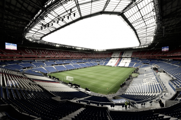 El Parc Olympique Lyonnais, estadio del Olympique de Lyon | www.ceroacero.es