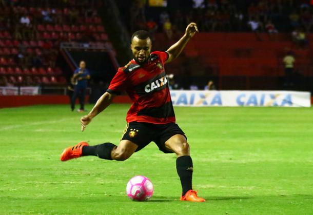 Samuel é emprestado ao Atlético-MG por um ano após 2017 abaixo do esperado (Foto: Williams Aguiar/Sport)