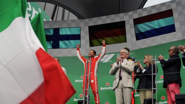 Vettel celebra su victoria. Foto: Fórmula 1