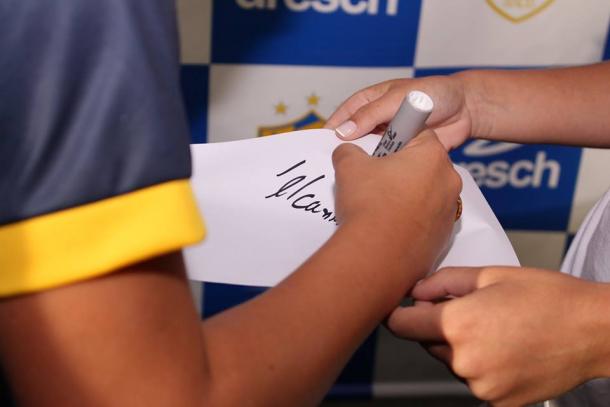 Sessão de autógrafos de Andressinha (Divulgação / Esporte Clube Pelotas)
