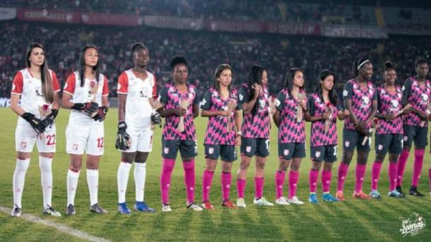 Las 'leonas' en su presentación oficial ante la afición 'cardenal' el pasado 8 de marzo. Imagen: Independiente Santa Fe.