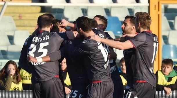 asina celebrato dai compagni dopo l'1-0 parziale siglato ai danni del Pescara. | corrieredellosport.it