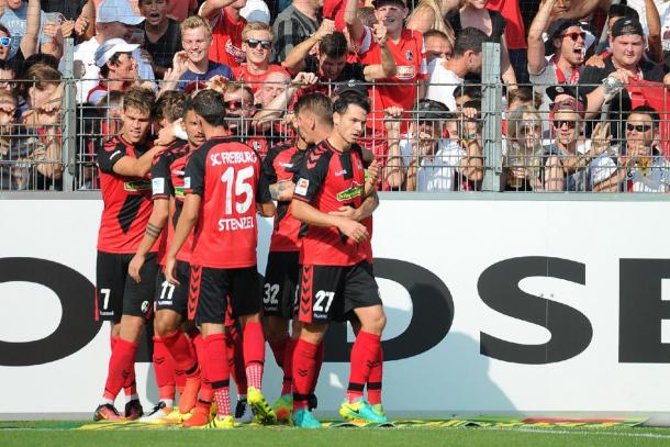 Freiburg players celebrating after scoring against Gladbach. | Photo: SC Freiburg/A. Keller