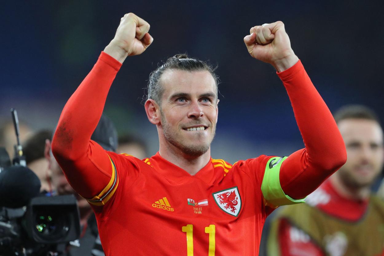  Gareth Bale celebrando el triunfo de Gales sobre Austria. (Foto: AFP)