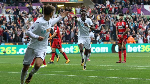 Abraham celebrando su último gol. Foto: Swansea