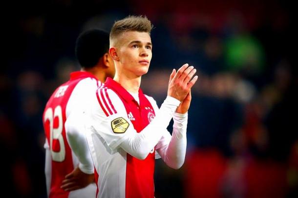 Sinkgraven saluda a la afición | Foto: Ajax FC
