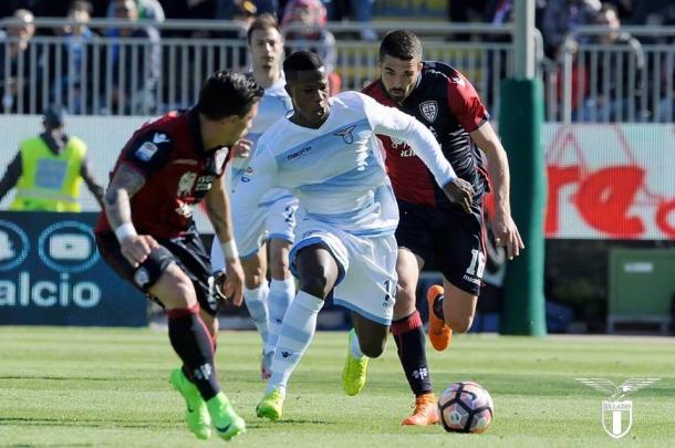Keita Balde encarando a los rivales | Foto: Lazio