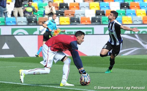 Perica esulta per il gol con il Cagliari. Fonte: www.facebook.com/UdineseCalcio1896 