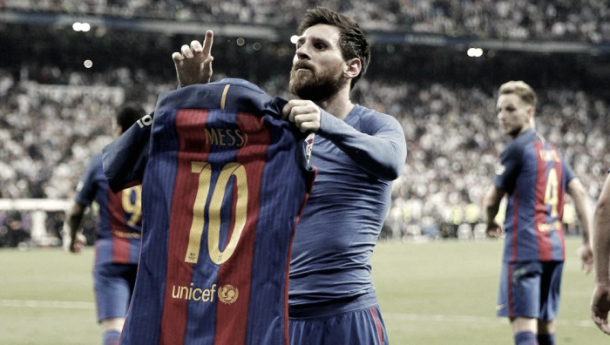 Messi celebra un gol en Santiago Bernabéu/ Foto: EFE