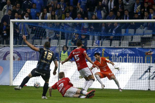 Diego Cervero anota el tercer gol en la vuelta de la final de campeones de 2ª División B 2014/2015 (Foto: Real Oviedo)