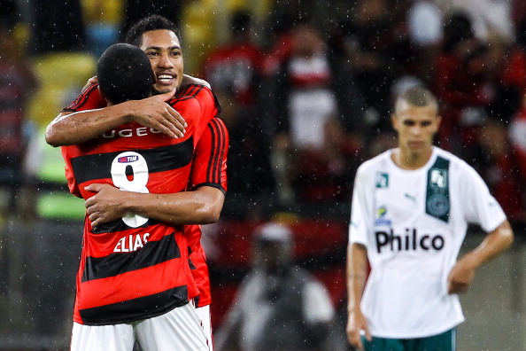 Hernane e Elias eram dois destaques do Rubro-Negro em 2013. (Foto: Buda Mendes/Getty Images)