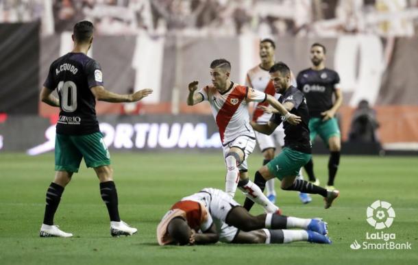 Embarba ante el Racing | Foto: LaLiga Smartbank