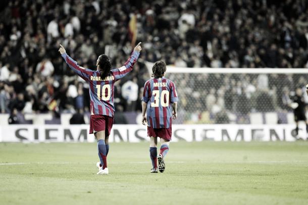 Messi y Ronaldinho, de legendario a sucesor | Foto del Fútbol Club Barcelona