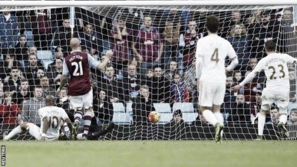 Sigurdsson equalised for Swansea as they beat Villa back in October. | Photo: Reuters