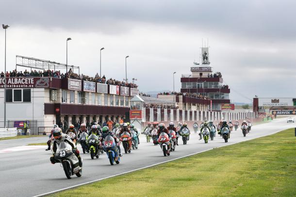 Salida Moto3 Albacete. Foto fimcevrepsol