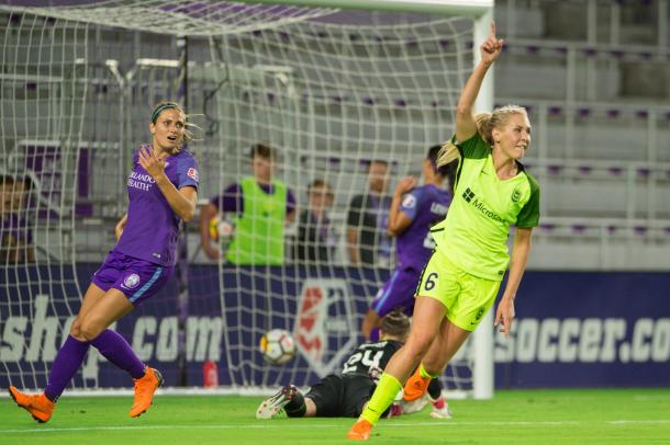 Allie Long scores her first goal for Seattle last week against the Pride | Photo: The Bold