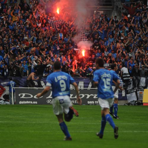 Cervero celebra uno de los goles ante el Caravaca. | Foto: magazineoviedista.com