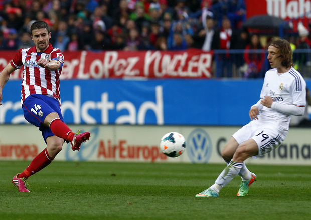 Gabi dispara desde fuera del área y hace  el primer gol contra el Madrid liga 2013-2014/Foto: Club Atlético de Madrid