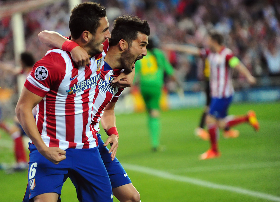 Villa abraza a Koke después de conseguir el tanto ante el Barca en cuartos de Champions/Club Atlético de Madrid