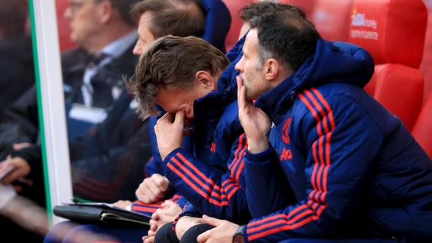 Van Gaal cuts a frustrated figure on the Manchester United bench | Photo: scotsman.com