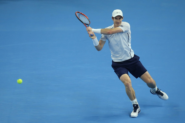 Murray hits a backhand (Photo by Emmanuel Wong/Getty Images)
