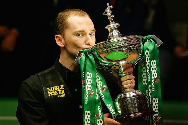 These moments seem far away for Graeme Dott at present (photo: Live Snooker)