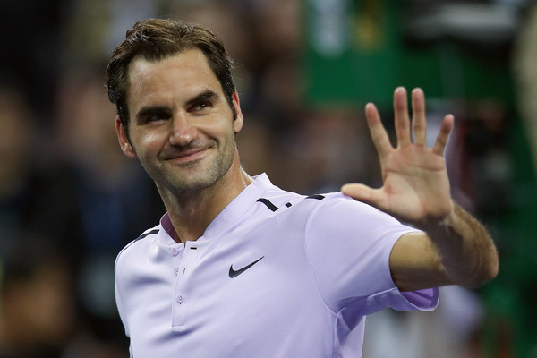 Federer salutes the Shanghai crowd (Lintao Zhang/Getty Images AsiaPac)