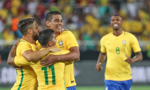 Diego Souza tenta esquecer Seleção e focar apenas na briga contra rebaixamento