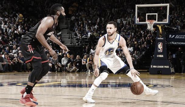 Harden y Curry en un partdio e la temporada pasada | NBA