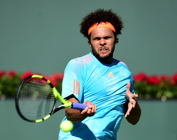 Jo-Wilfried Tsonga strikes a forehand shot (Photo: Harry How/Getty Images)