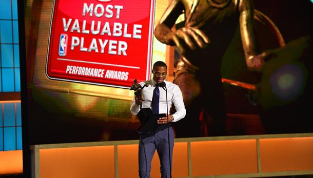 Westbrook durante la entrega de premios | Foto: nba.com/thunder vía Getty Images