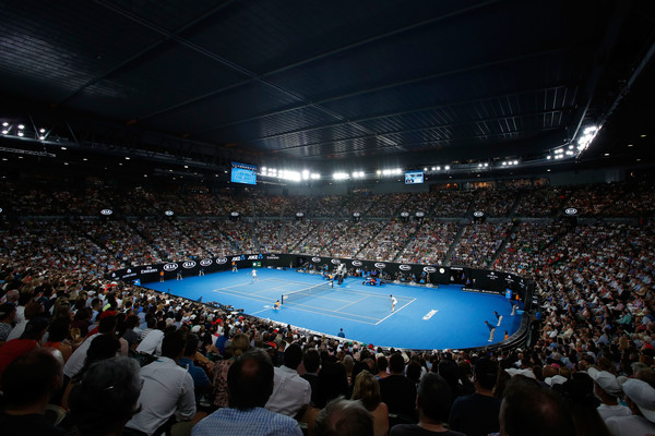 This year’s Australian Open men’s final was played under the roof at an air-conditioned Rod Laver Arena, a controversial decision given how the tournament had once stated the temperature had to be over 40 degrees Celsius to implement the extreme heat policy. Tennis Australia did stand by their decision, however, saying the significant humidity outside was the main reason behind the decision to close the roof. | Photo: Scott Barbour/Getty Images