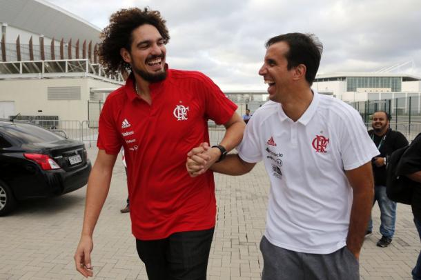 Varejão chegou à Arena com Marcelinho Machado (Foto: Staff Images/Flamengo)