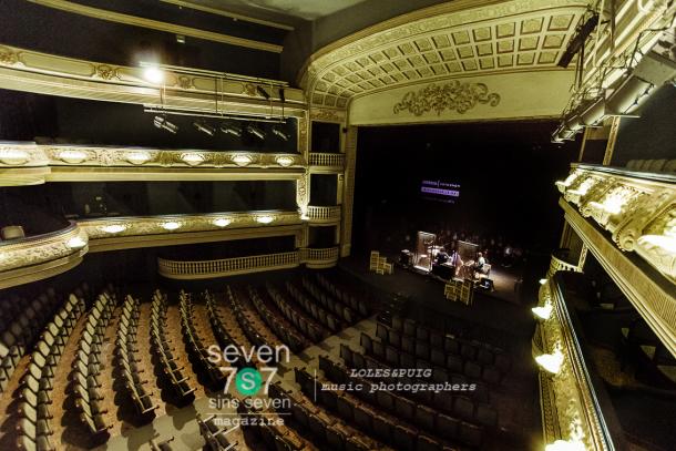 El Teatro Principal de Alicante de fondo en un concierto de lo más especial | Foto: Seven Sins Seven
