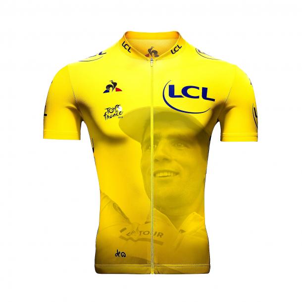 Diseño del maillot amarillo con la imagen de Miguel Induráin. | Fuente: Le Coq Sportif