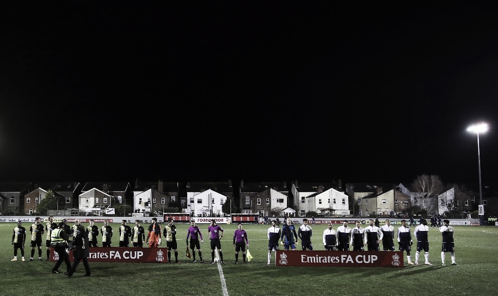 El humilde estadio del Marine, equipo de 8ª División | Foto: FA Cup