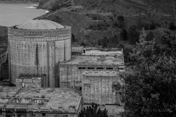 El segundo reactor y varios edificios auxiliares. | Imagen: Iñaki Roldán