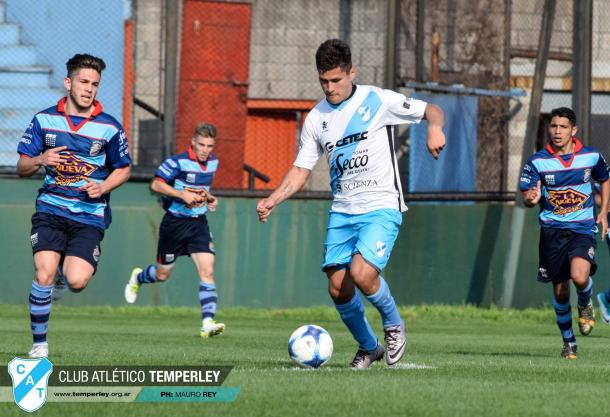 El delantero sueña con debutar élite del fútbol argentino | Foto: Prensa Temperley