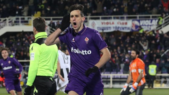 Nikola Kalinic esulta dopo l'1-0 della Fiorentina. Foto: Sport Mediaset