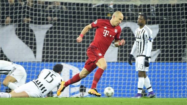 Robben se dispone a celebrar su gol | Foto: UEFA