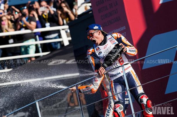 Márquez celebra su sexto título en Valencia 2017 / Foto: Lucas ADSC