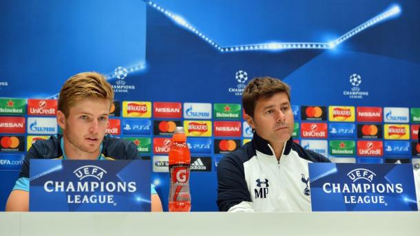 Dier y Pochettino en la rueda de prensa previa al partido. Foto: UEFA