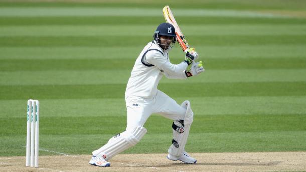 Chopra leads the way for Warwickshire with an impressive century | Photo: Getty Images