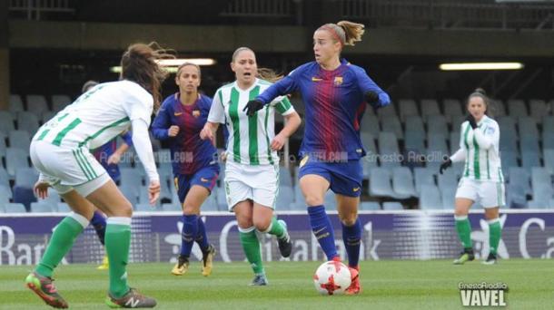 Bárbara Latorre ante el Betis. | Foto: Ernesto Ardilla, VAVEL