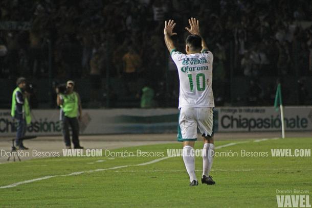Silvio Romero festejando el gol ante Dorados | Foto: Damián Besares VAVEL