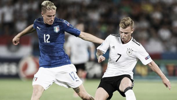 Max Meyer (Alemania sub-21) frente a Italia sub-21 | Foto: UEFA