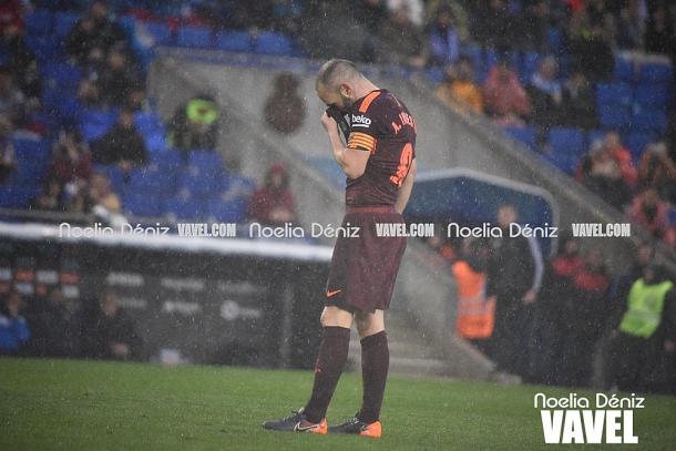 Andrés Iniesta en la derrota ante el Espanyol. Foto: Noelia Déniz, VAVEL.com